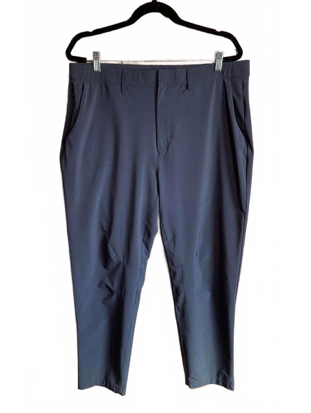 Fabletics Men's Navy-Blue Pants in Size XL